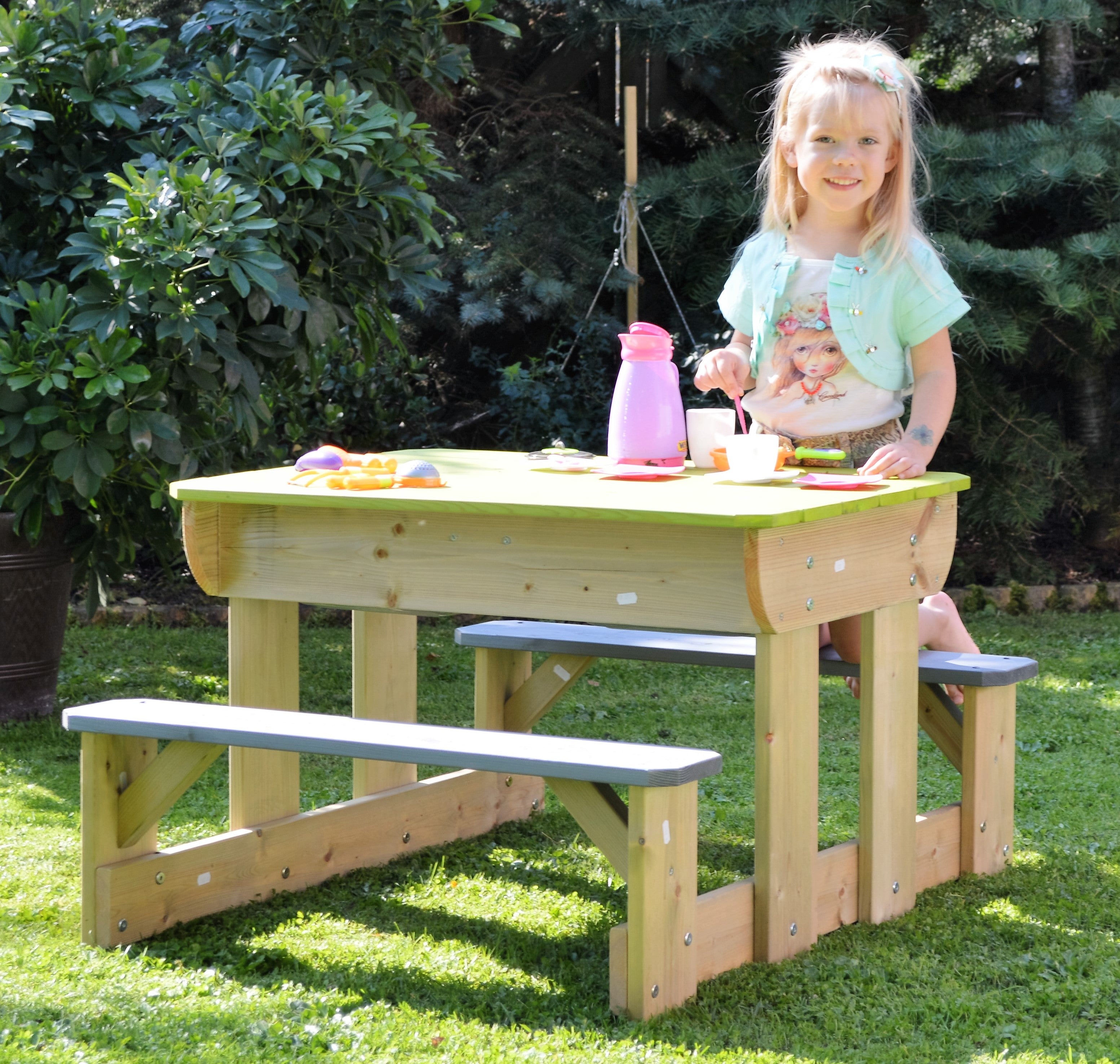 T2 Deluxe Picnic Table with Benches