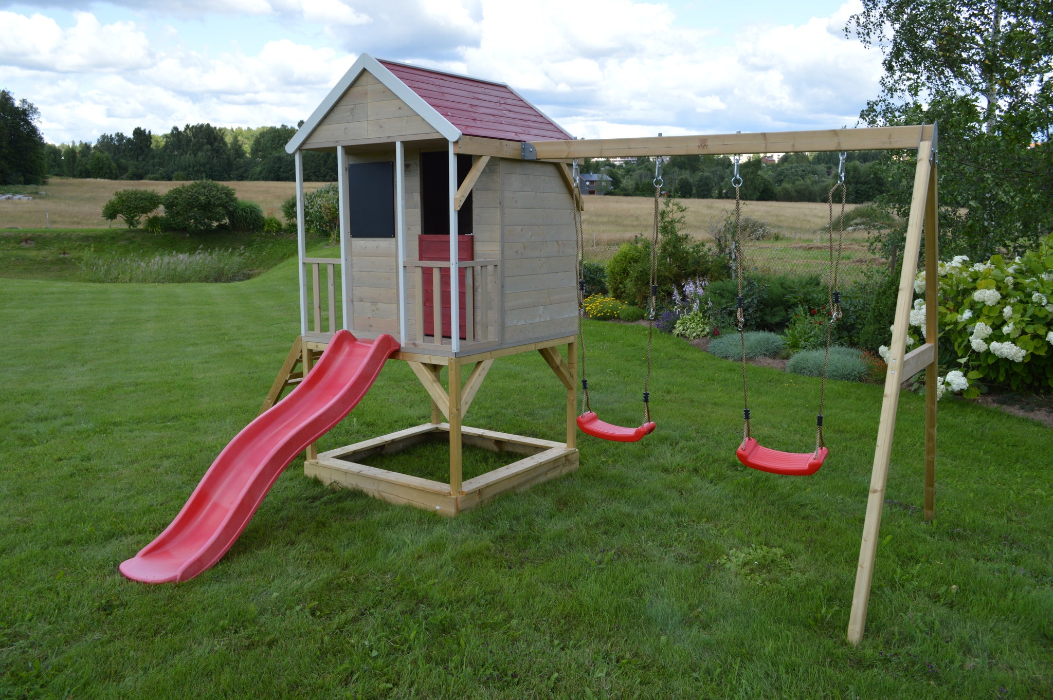 M29R Summer Adventure House with Platform, Slide and Double Swing